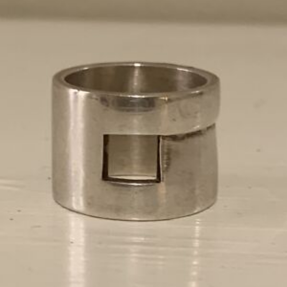 Gucci silver 925 G logo Cutout Ring sz. 4 - Picture 2 of 11